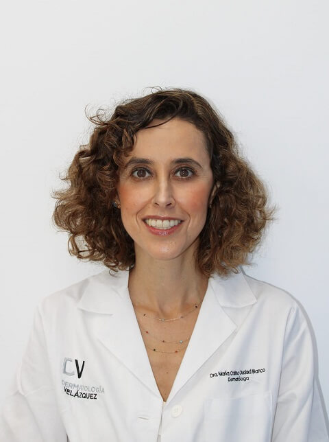 Mª Cristina Ciudad Blanco, médico adjunto de Dermatología del Hospital Gregorio Marañón. Experta en cirugía oncológica. Experta en tratamiento integrativo de la piel.