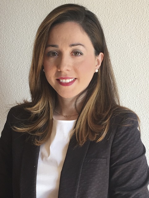 Raquel García Cabanes Licenciada en Farmacia, Master en Dermofarmacia y Cosmetologia, MBA en Bussines.